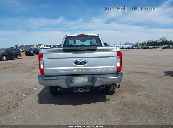 1FT7X2B60JEC83947 2018 FORD F-250 Silver 