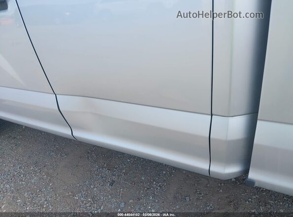 1FT7X2B60JEC83947 2018 FORD F-250 Silver Front view
