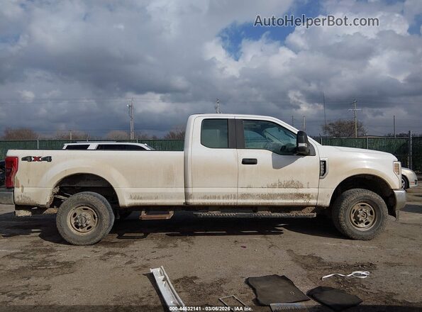 1FT7X2B60KEE34223 2019 FORD F-250 White Widok wnętrza z tyłu