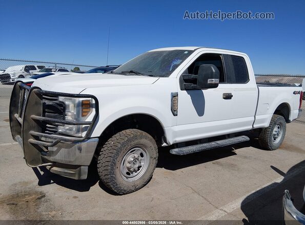 1FT7X2B68JEB92358 2018 FORD F-250 White 