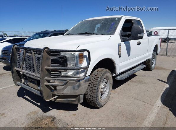 1FT7X2B68JEB92358 2018 FORD F-250 White 