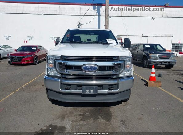 1FT7X2B69MED45804 2021 FORD F-250 White Widok wnętrza z tyłu