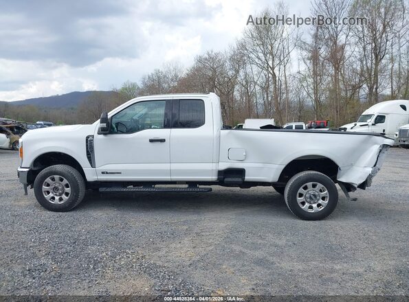 1FT7X2BTXPEC29053 2023 FORD F-250 White 