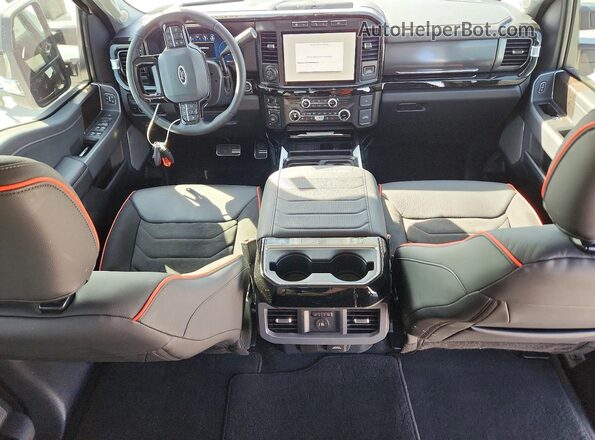 1FT8W2BM5REE46058 2024 FORD F250 White Vista del salpicadero