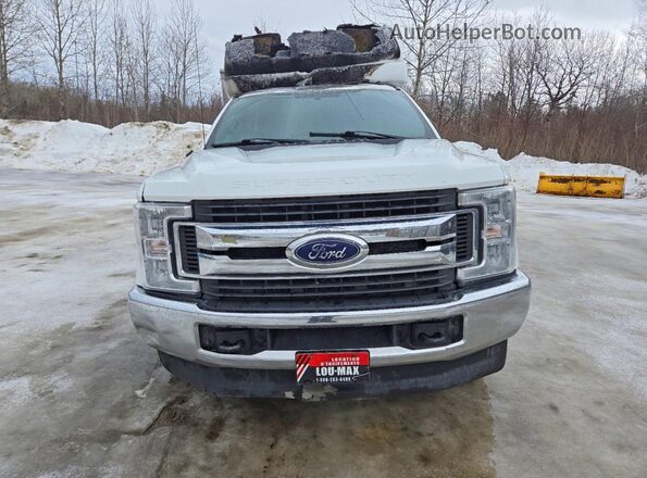 1FT8X3DT8JEB14143 2018 FORD F350 Burn Widok z przodu