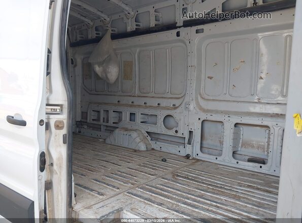 1FTBR3X82PKB45258 2023 FORD TRANSIT-250 White Widok tylnych siedzeń