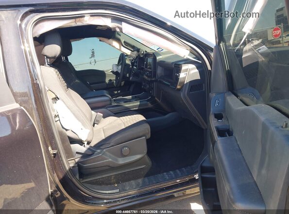 1FTEW1CP4NKD55784 2022 FORD F150 Black Widok wnętrza z przodu