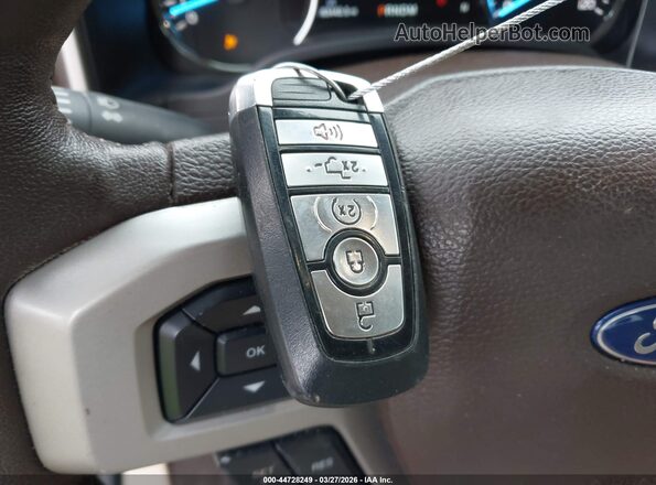 1FTEW1EP9KKC47394 2019 FORD F150 White Vista del salpicadero