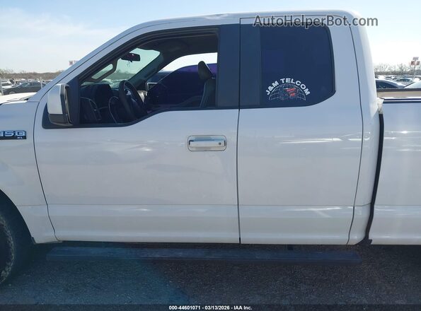 1FTEX1C87HKC72523 2017 FORD F150 White Widok wnętrza 360 stopni