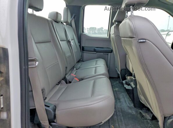 1FTEX1CB4JFC17019 2018 FORD F150 Белый Вид задних сидений