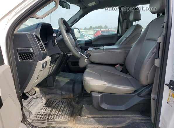 1FTEX1CB4JFC17019 2018 FORD F150 Белый Вид салона спереди
