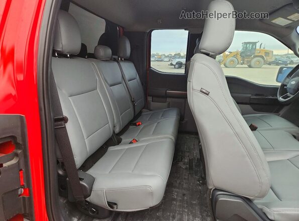 1FTEX1CB8MKD59546 2021 FORD F150 Red Rear seats view