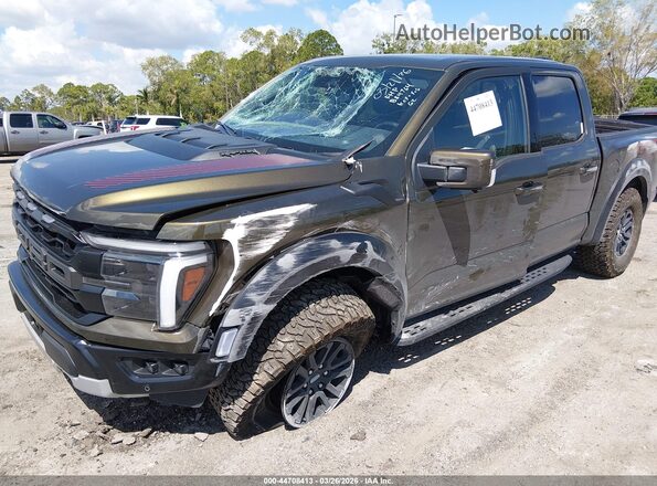 1FTFW1RG8SFB84764 2025 FORD F150 Gold წინა მარცხენა ხედი სამი მეოთხედიდან