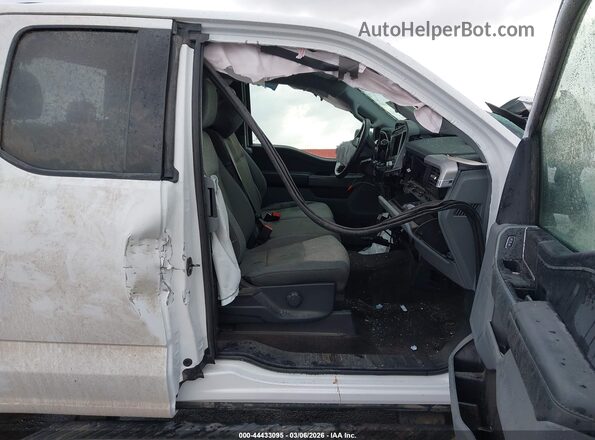 1FTFX1E59NKE86951 2022 FORD F150 White Вид салону спереду