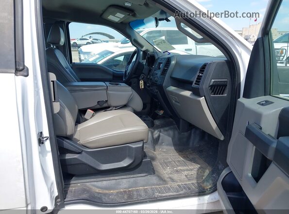 1FTFX1EGXJKC14114 2018 FORD F150 White Widok wnętrza z przodu