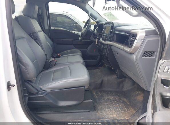 1FTMF1CB8MKE18206 2021 FORD F150 White Vista interior delantera