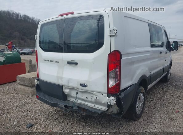 1FTYR1ZM5GKA47950 2016 FORD TRANSIT-250 White Front view