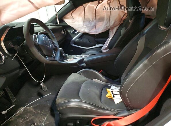 1G1FB1RSXM0142675 2021 CHEVROLET CAMARO White Widok wnętrza z przodu