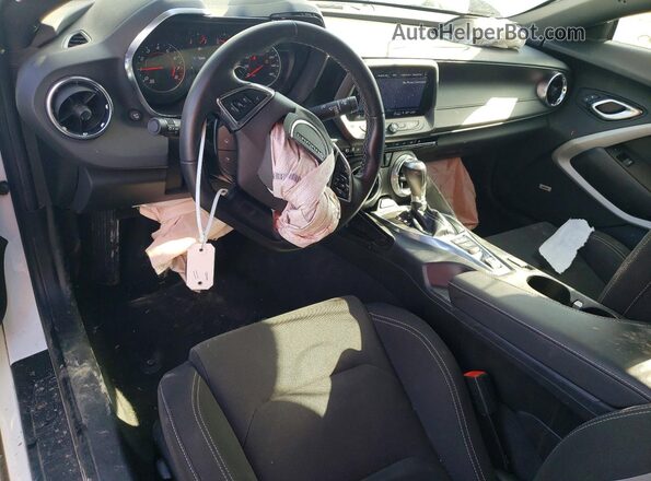 1G1FB1RX8P0160415 2023 CHEVROLET CAMARO Белый Вид панели приборов