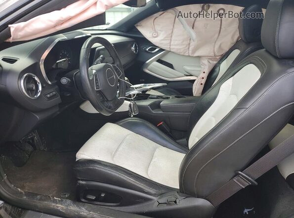 1G1FD1RS1G0137587 2016 CHEVROLET CAMARO Черный Вид салона спереди