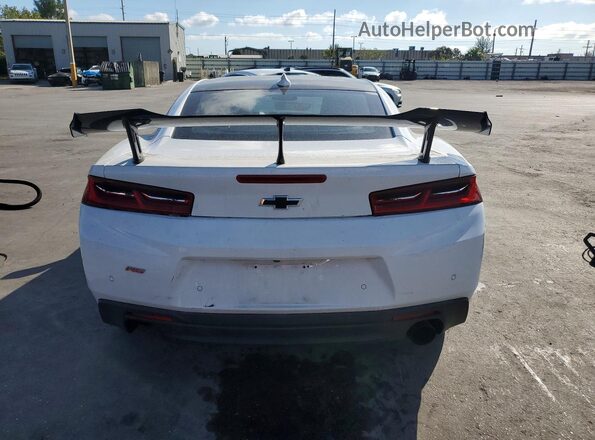 1G1FD1RS3G0132407 2016 CHEVROLET CAMARO White Вид ззаду