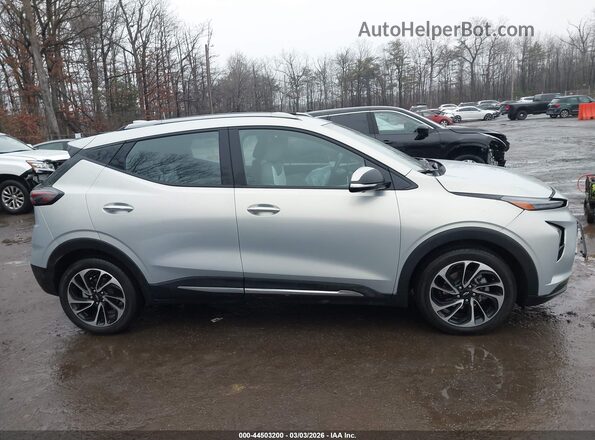 1G1FZ6S09P4170966 2023 CHEVROLET BOLT Silver Вид задньої частини салону