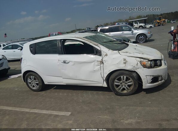 1G1JC6SH0G4152597 2016 CHEVROLET SONIC White Vista del cuadro de instrumentos