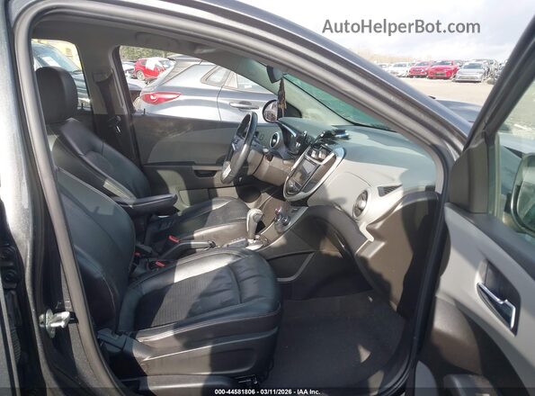 1G1JF5SB4K4124596 2019 CHEVROLET SONIC Gray Вид салону спереду