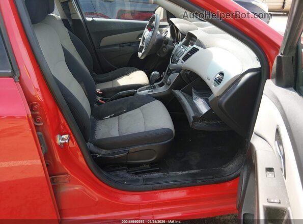 1G1PC5SH1G7213927 2016 CHEVROLET CRUZE Красный Вид салона спереди