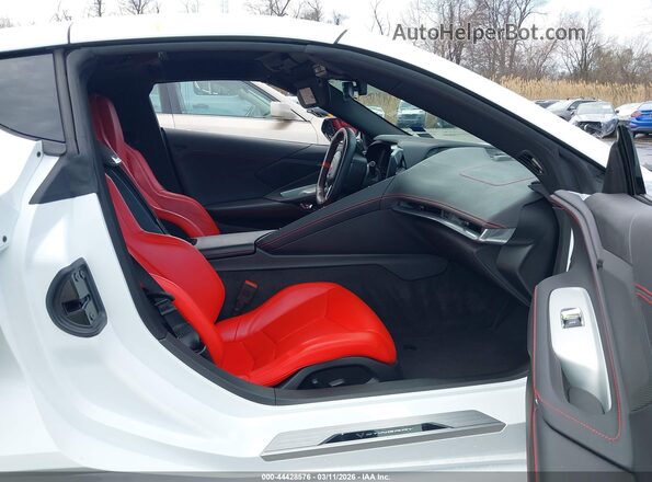 1G1YA2D45N5120050 2022 CHEVROLET CORVETTE Белый Вид салона спереди