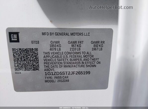 1G1ZD5ST2JF265199 2018 CHEVROLET MALIBU White Vista del compartimento del motor