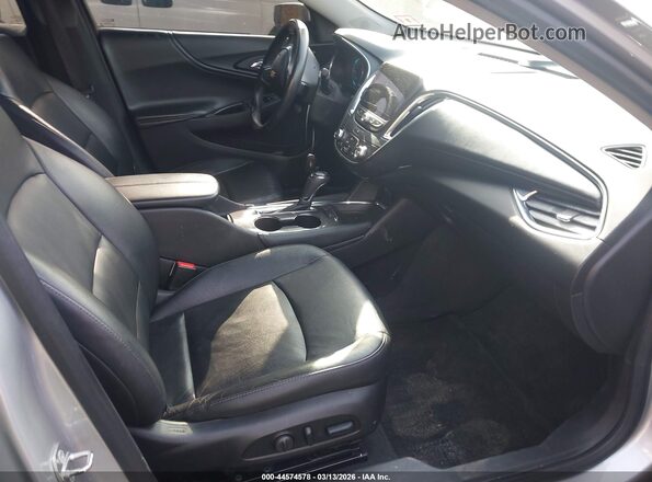 1G1ZE5ST4HF173003 2017 CHEVROLET MALIBU Серебряный Вид салона спереди