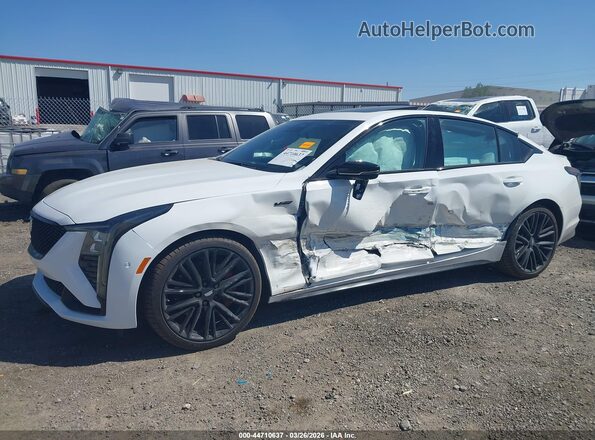 1G6DV5RWXT0102212 2026 CADILLAC CT5 White Вид спереду