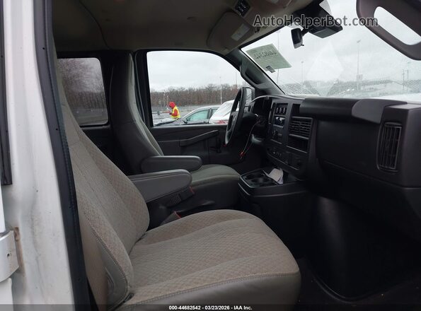 1GAWGFFG3L1144937 2020 CHEVROLET EXPRESS White Front interior view