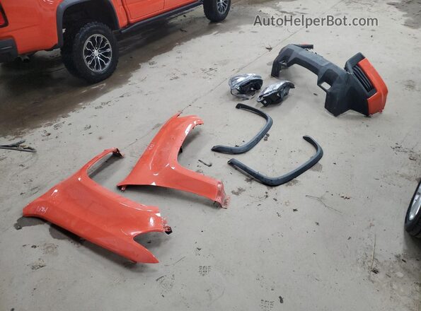 1GCGTEEN9M1221085 2021 CHEVROLET COLORADO Orange Widok komory silnika