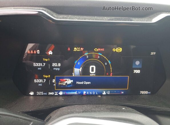 1GCPTCEK1T1106151 2026 CHEVROLET COLORADO White Instrument cluster view