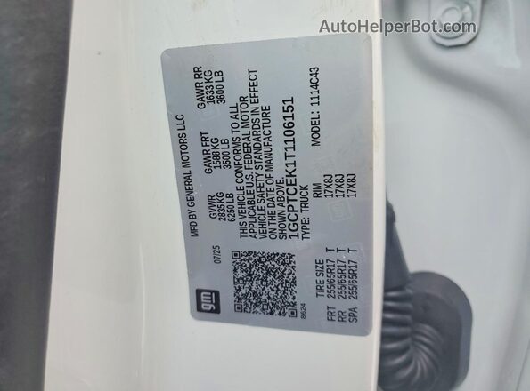 1GCPTCEK1T1106151 2026 CHEVROLET COLORADO White Engine compartment view