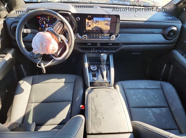 1GCPTEEK6T1109266 2026 CHEVROLET COLORADO Silver Widok deski rozdzielczej