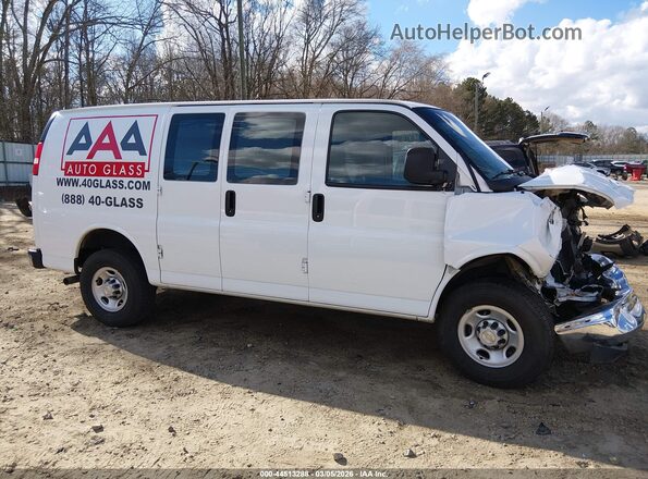 1GCWGAF79N1227219 2022 CHEVROLET EXPRESS White უკანა სალონის ხედი