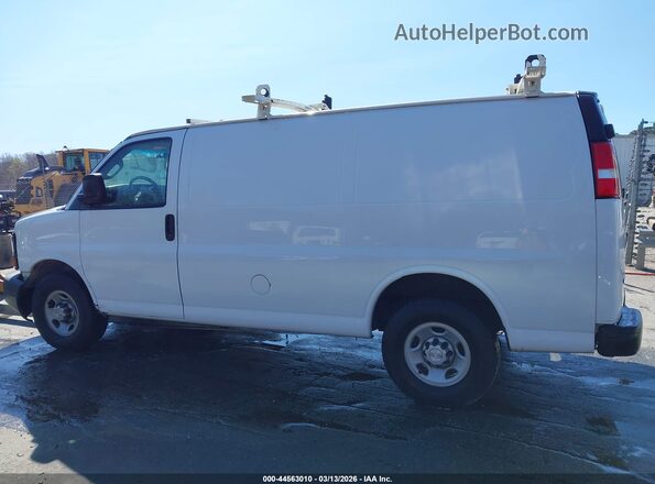 1GCWGAFF3G1339749 2016 CHEVROLET EXPRESS White სალონის 360-გრადუსიანი ხედი