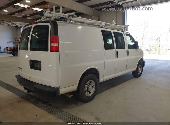 1GCWGAFF6G1330382 2016 CHEVROLET EXPRESS White Tył prawy