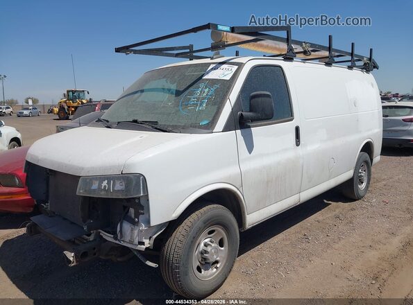 1GCWGAFP2N1222394 2022 CHEVROLET EXPRESS Белый Передняя левая четверть