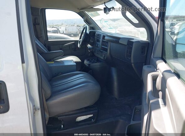 1GCWGAFP2N1222394 2022 CHEVROLET EXPRESS Белый Задняя правая четверть