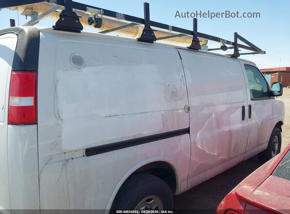 1GCWGAFP2N1222394 2022 CHEVROLET EXPRESS Белый Вид задней части салона
