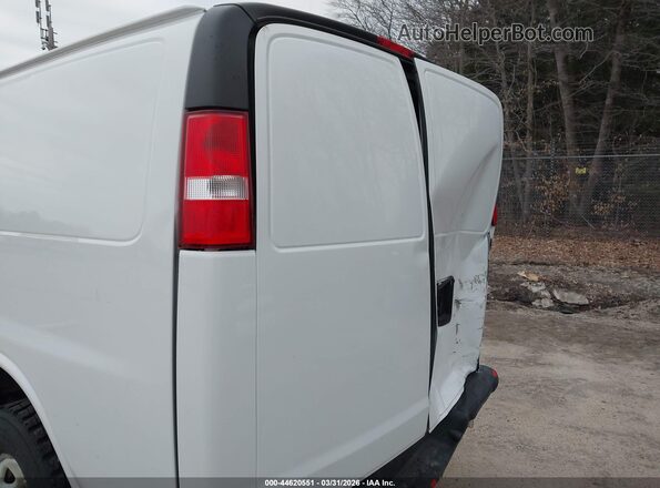1GCWGAFP2N1287536 2022 CHEVROLET EXPRESS White Vista interior trasera