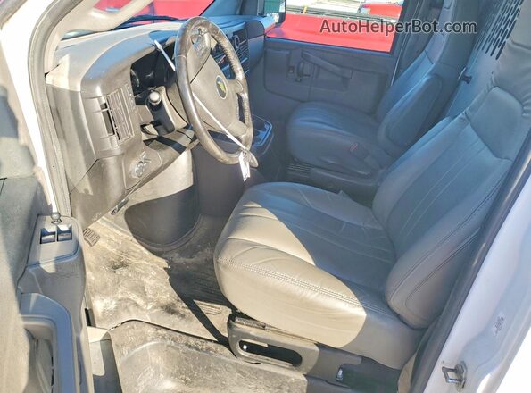 1GCWGAFP3N1251807 2022 CHEVROLET EXPRESS White წინა სალონის ხედი