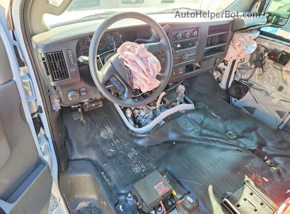 1GCWGAFP3S1252919 2025 CHEVROLET EXPRESS White Widok deski rozdzielczej