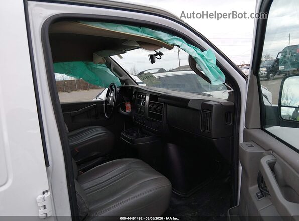 1GCWGBFP1P1202811 2023 CHEVROLET EXPRESS White Вид салону спереду