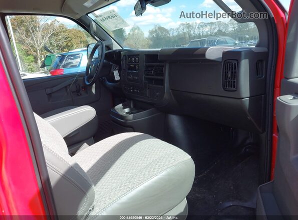 1GCZGGF71S1198049 2025 CHEVROLET EXPRESS Красный Вид салона спереди