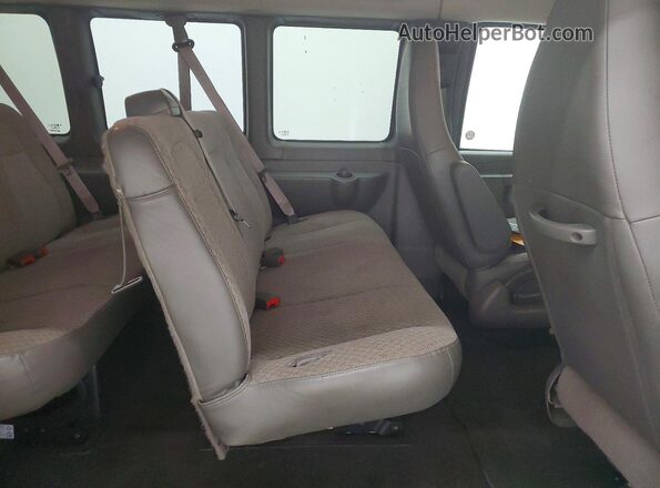 1GJZ7PFP4S1195607 2025 GMC SAVANA White Вид задньої частини салону